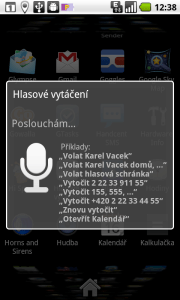 Hlasové vytáčení tvrdí, že s ním můžete mluvit česky, ale nebude vám rozumět
