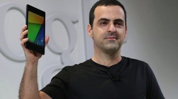 Hugo-Barra-Vice-President-Android-Product-Management-at-Google-holds-up-a-new-Asus-Nexus-7-tablet-as-he-speaks-during-a-special-event-at-Dogpatch-Studios-on-July-24-2013-in-San-Francisco-California.-AFP