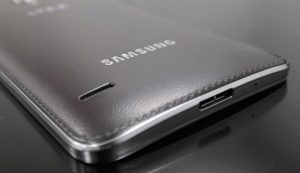 Samsung Galaxy S5 bude mít tělo z plastů