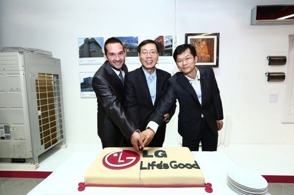 LG_showroom2