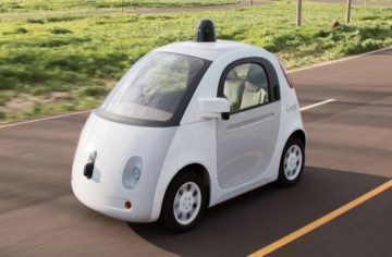Policista zastavil samořídící auto společnosti Google