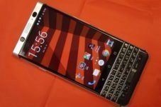 blackberry keyone recenze