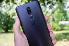 prvni pohled oneplus 6