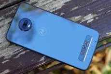 Motorola-Moto-Z3-Play-recenze