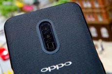 oppo 10x periskopicky zoom