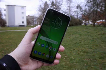 moto g7 power displej slunce