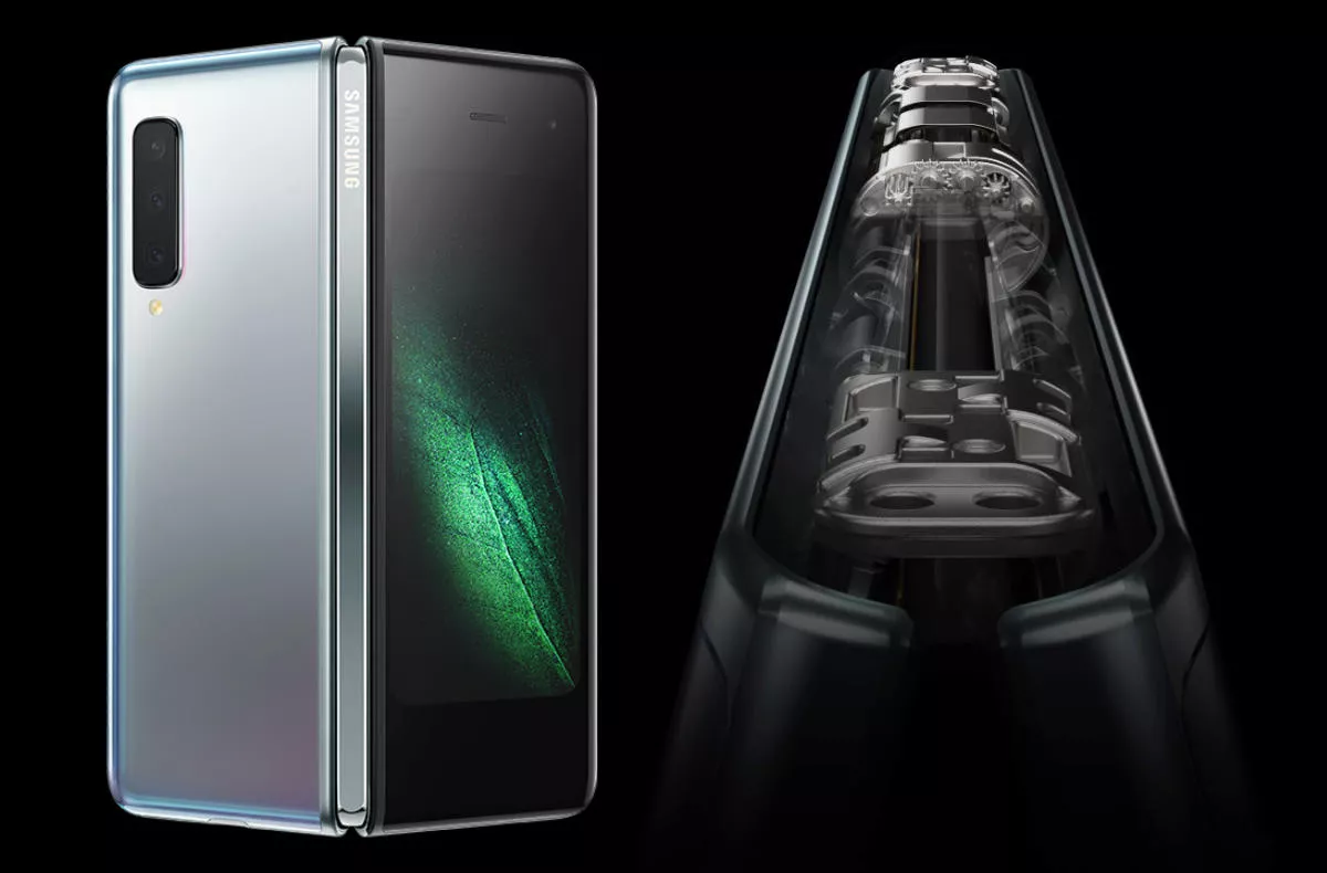 samsung galaxy fold problemy ohebny telefon reseni