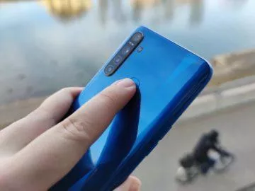 Realme 5 použití čtečky otisků