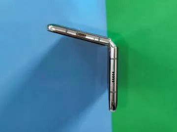 Samsung Galaxy Fold při otevírání