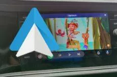 Android Auto dotykové hry hraní GearSnacks