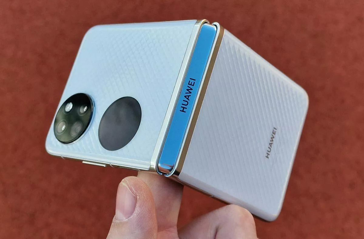 Testujeme skládačku Huawei P50 Pocket. Přidáte se?