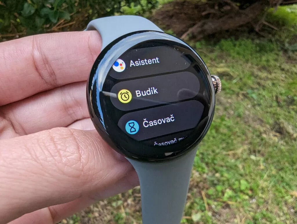 Google Pixel Watch aplikace