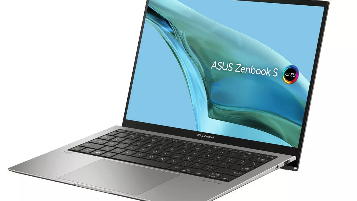 Nový Zenbook od Asusu má OLED displej, super výdrž i špičkové zpracování. Cena je snesitelná