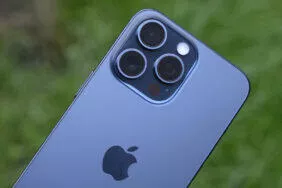 apple iphone 15 pro max recenze
