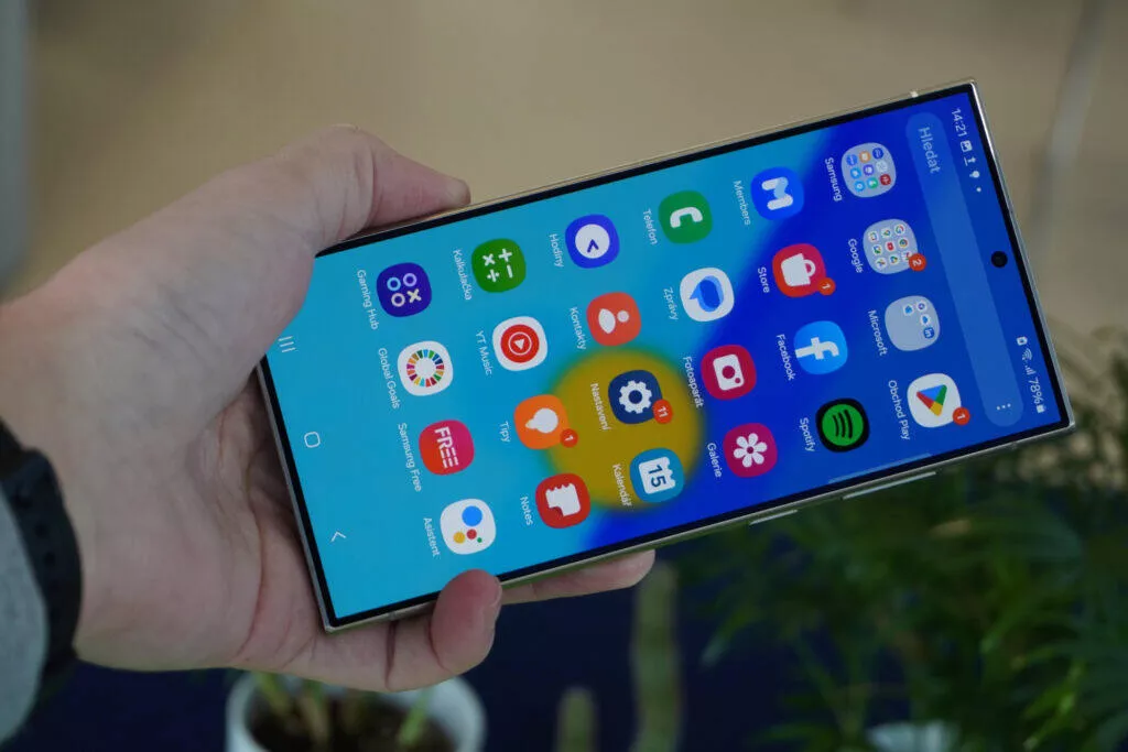 Samsung Galaxy S24 ultra panel amoled