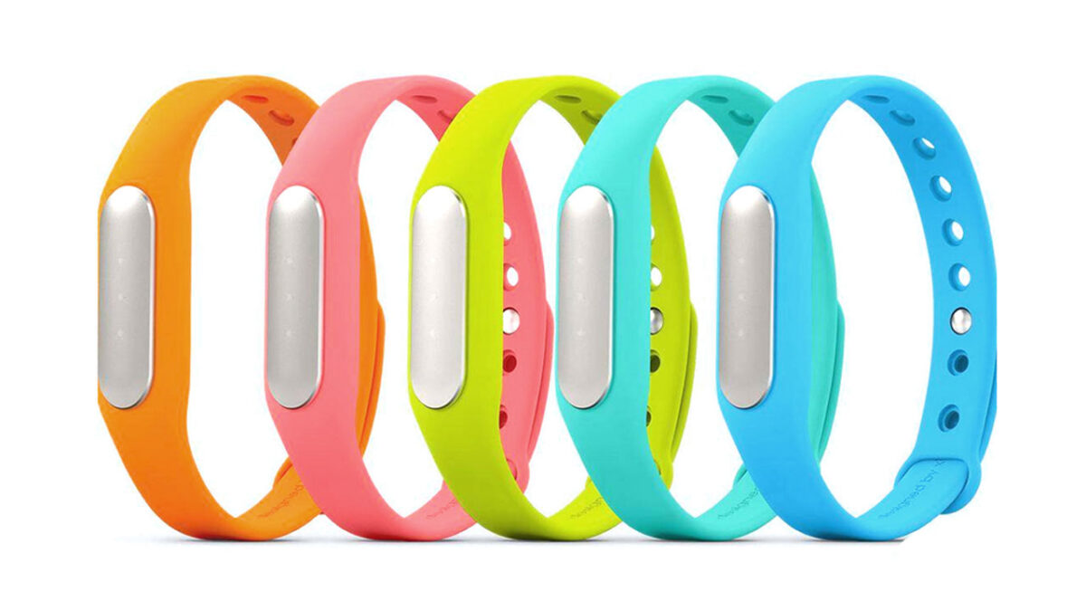 10 let náramků Xiaomi Mi Band. První uměl jen počítat kroky