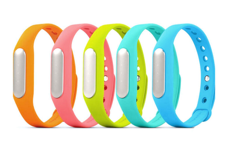 10 let náramků Xiaomi Mi Band. První uměl jen počítat kroky