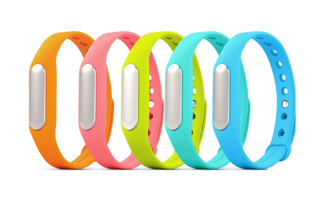 10 let náramků Xiaomi Mi Band. První uměl jen počítat kroky