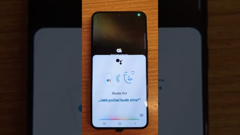 Google assistant v češtině na Samsung Galaxy S22