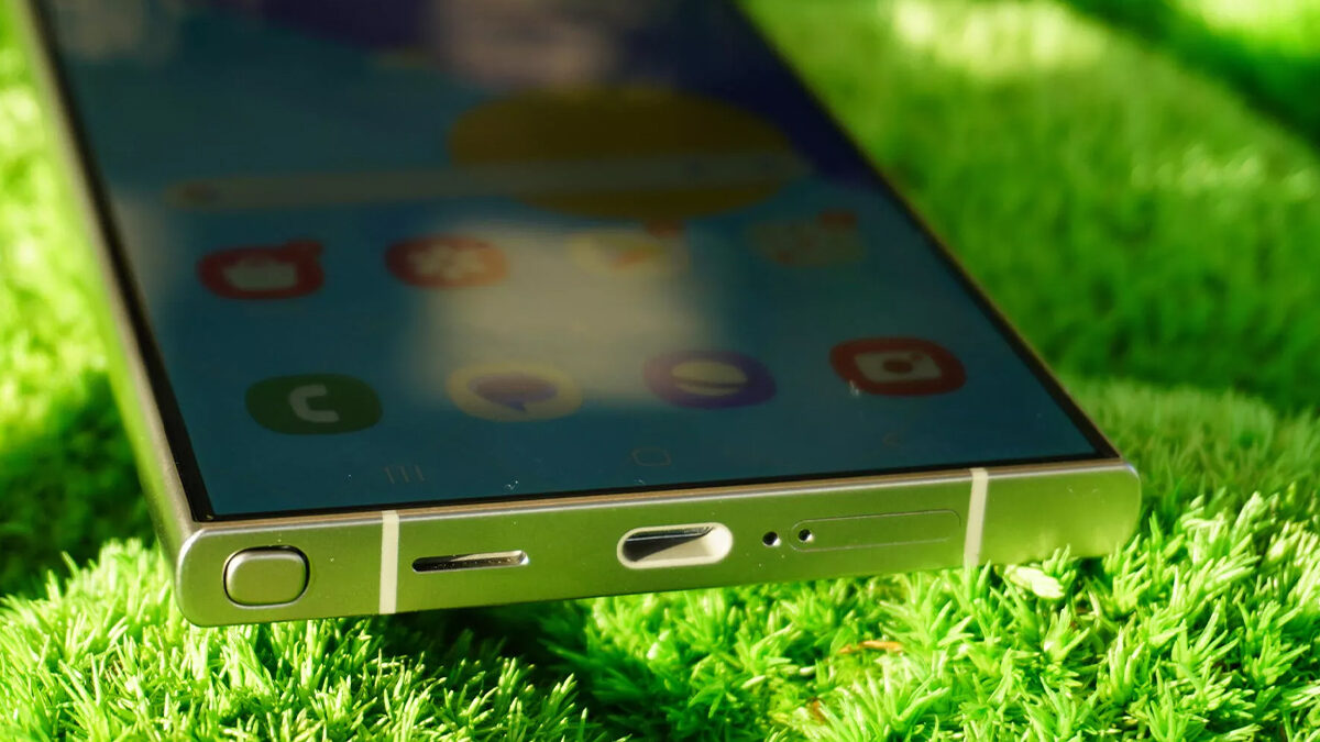 Už žádné bolístky z držení telefonu! Galaxy S25 Ultra má přijít se zcela novým designem