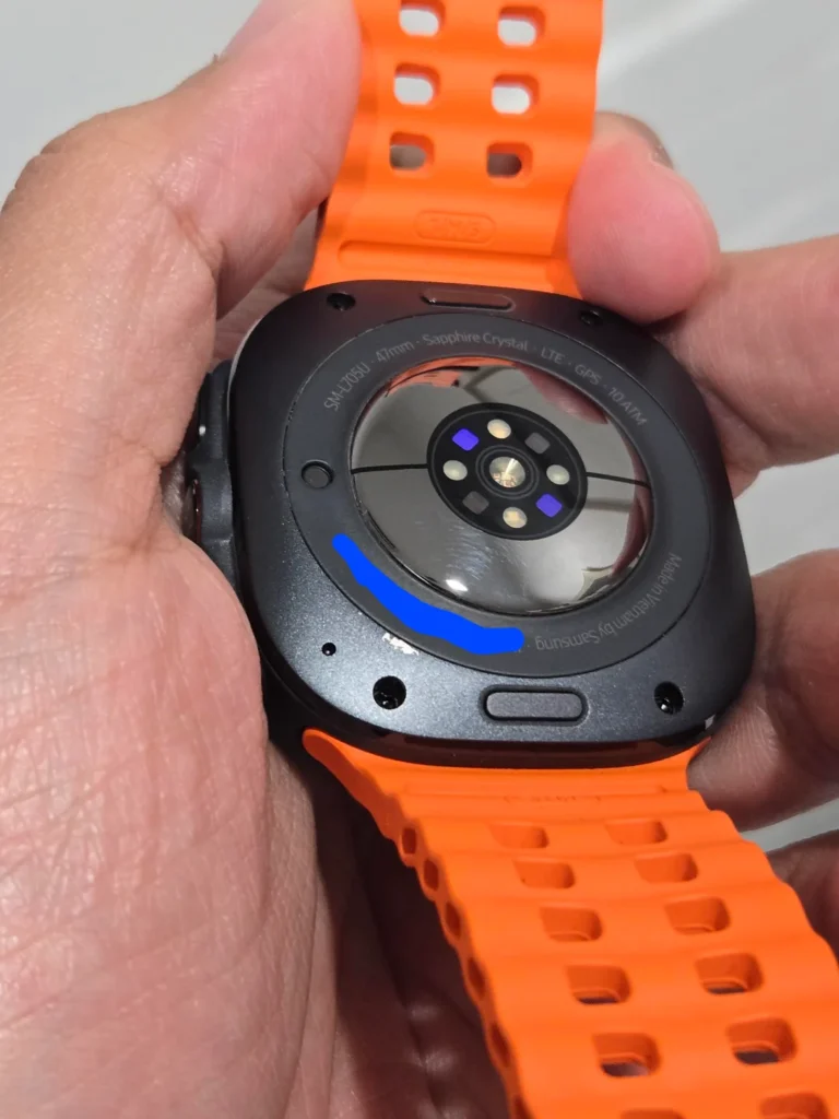 Samsung Galaxy Watch Ultra odlupování barvy