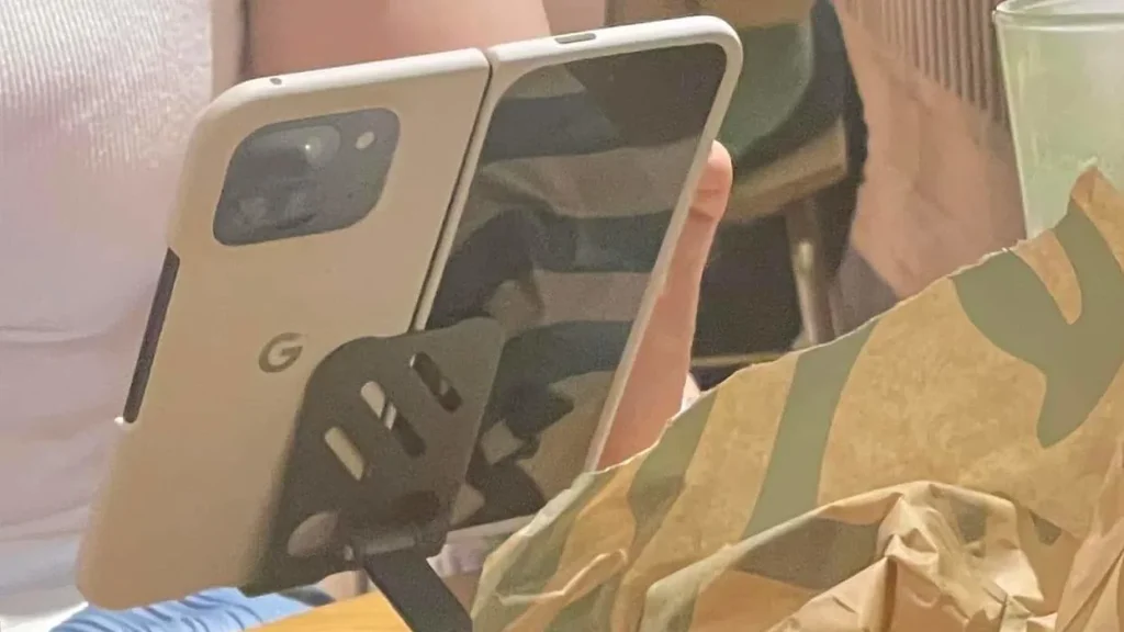 Pixel 9 Pro Fold Starbucks