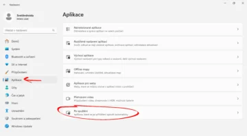 Wndows nastavení s šipkou na možnost Aplikace a zakroužkovanou možností Po spuštění