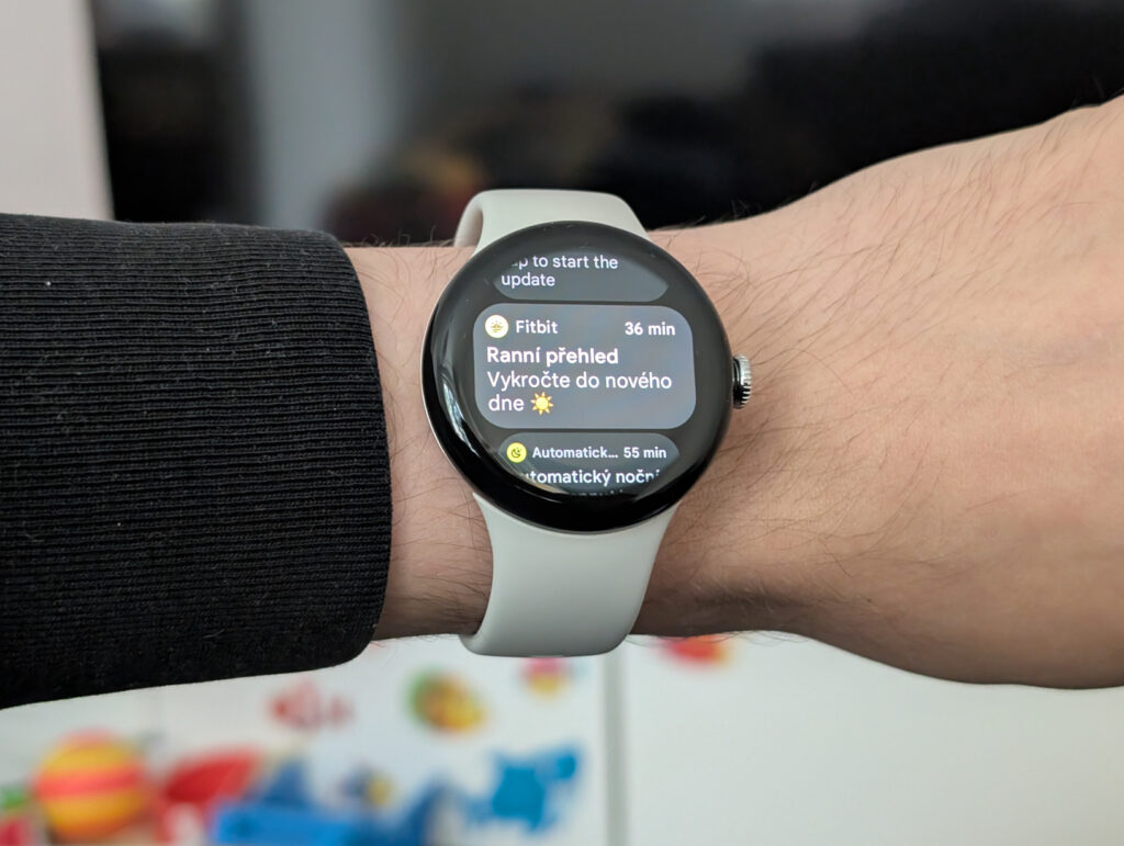 Google Pixel Watch 3 ranní přehled