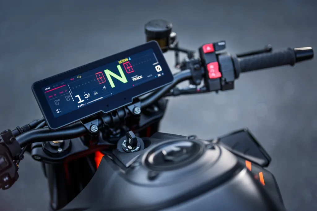 Nová obrazovka motorek KTM s Android Automotive