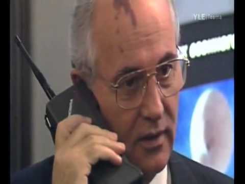 Mikhail Gorbachev talking on a Nokia Mobira Cityman (Helsinki, 1987)