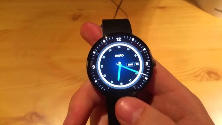 Motorola Moto 360 - Hands On video