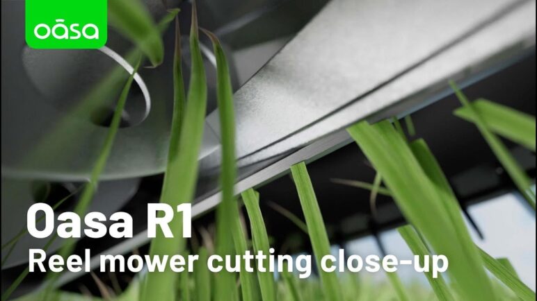 Oasa R1 Reel mower cutting close-up