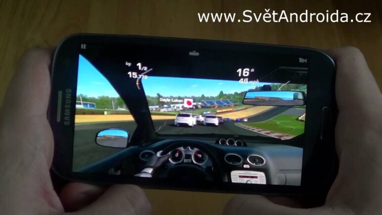 Real Racing 3: Skutečně reálné závody?