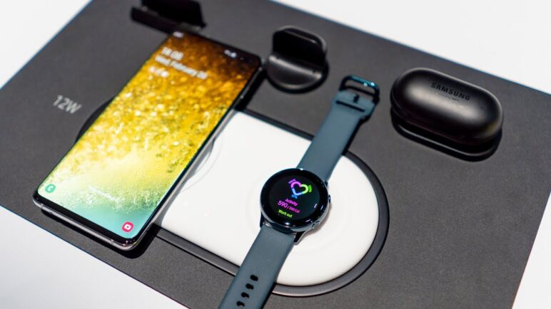 Samsung Galaxy S10, Galaxy Watch Active a Galaxy Buds: První pohled přímo z Prahy