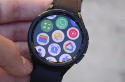 samsung galaxy watch6 classic kožený řemínek displej