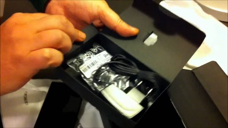 Unboxing Giorgio Armani Samsung Galaxy GT-I9010