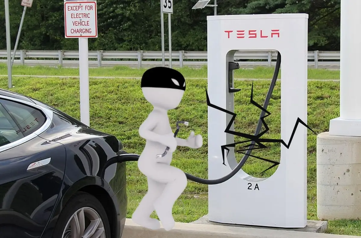 nabíjecí stanice Tesla a zloděj