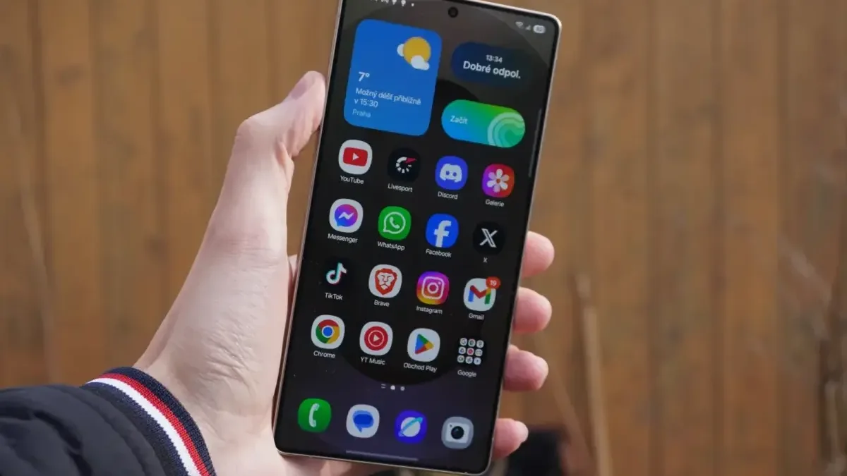 Vyhlížíte One UI 7? Se starším Samsungem si ještě počkáte