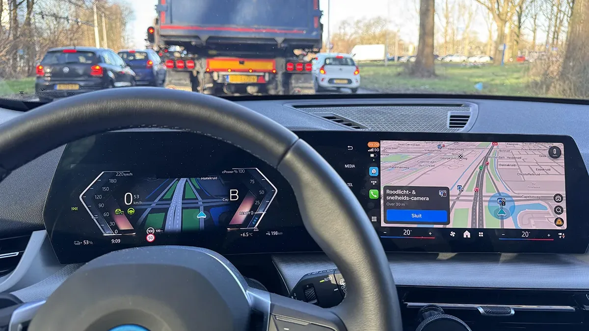 Waze přináší skvělou funkci, ale jen pokud máte to správné auto. Tesla to není