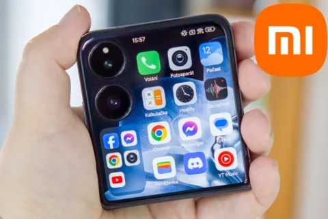 Xiaomi Mix Flip zadní displej