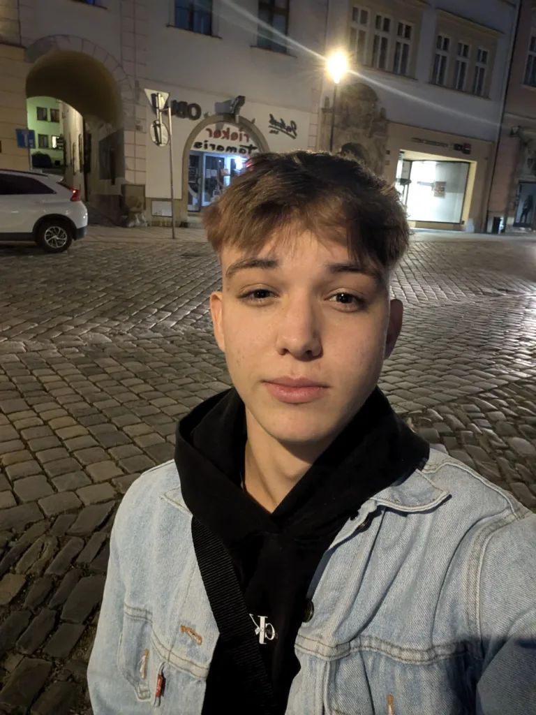 Google Pixel 9 Pro XL (selfie kamera)