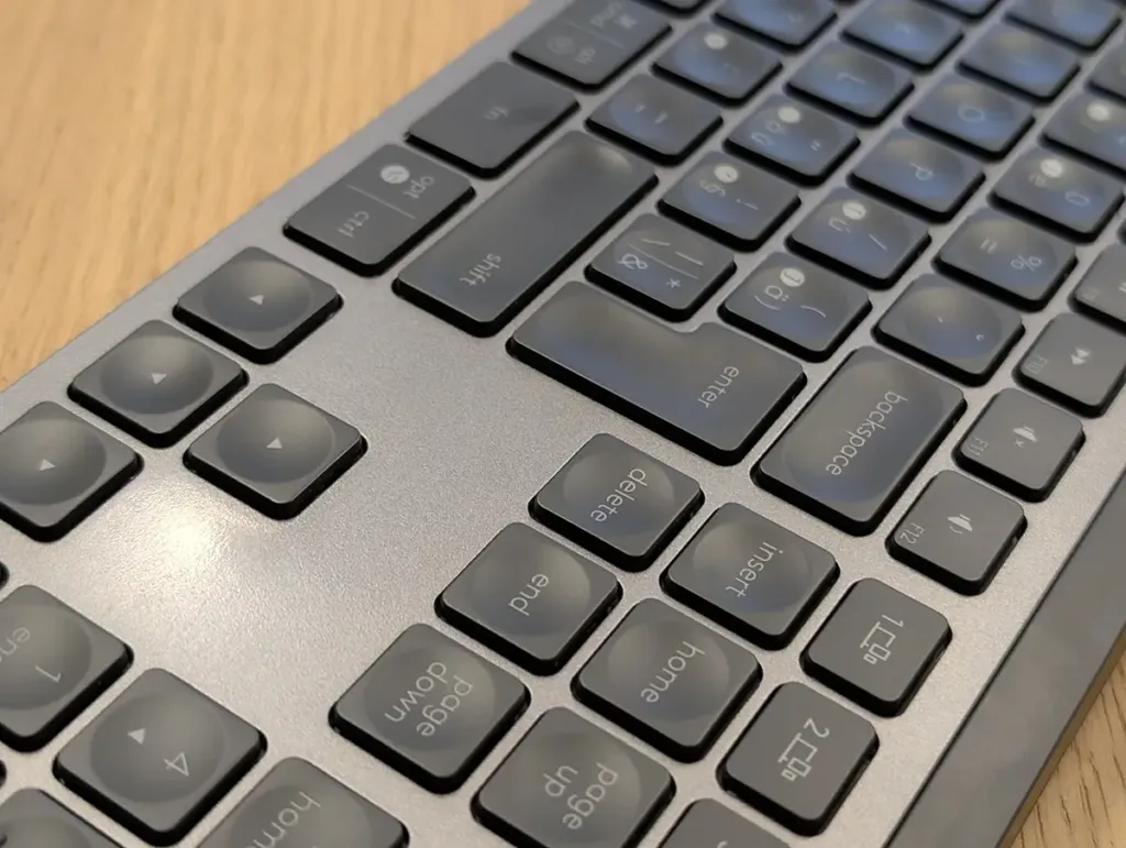 Logitech MX Keys S  horní pohled